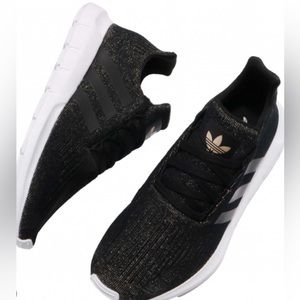 Women’s Swift Run Metallic Sneakers